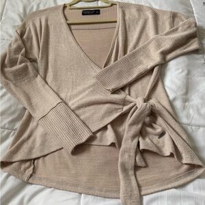 Abercrombie & Fitch Soft Cozy Sweater in Beige Size Small